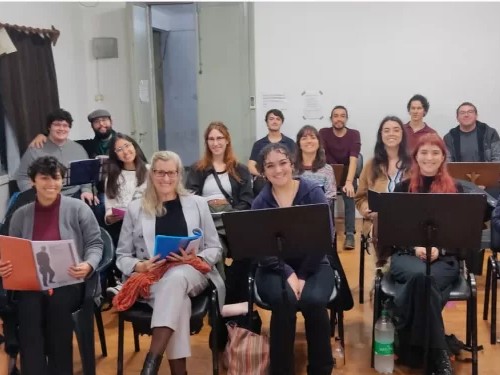 Una corista de Piriápolis integra la ópera Don Pasquale del Sodre