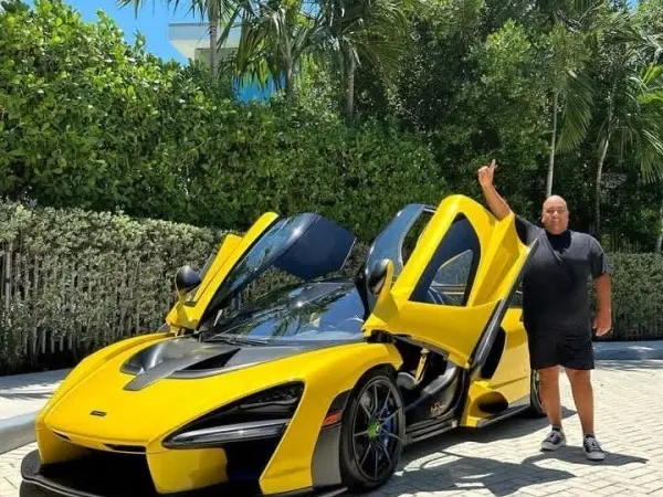 Oscar fernandez, toro, autos deportivos, bugatti, porsche, lamborghini, Punta del Este
