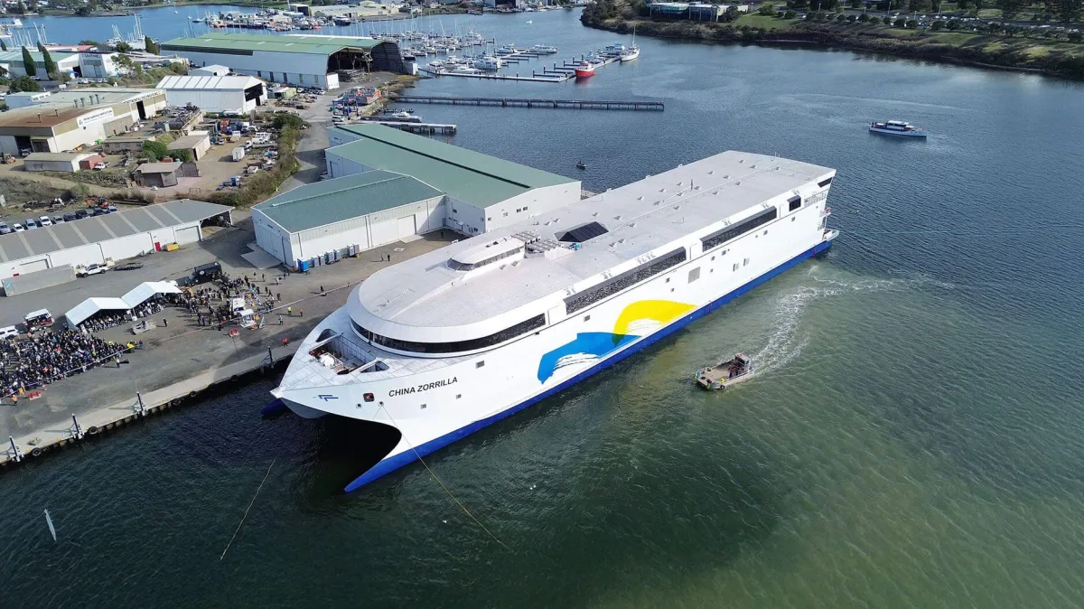 El nuevo barco de Bu...
