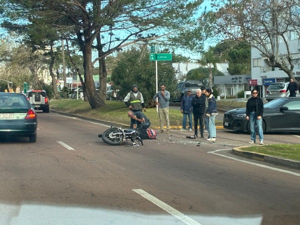 Motociclista lesiona...