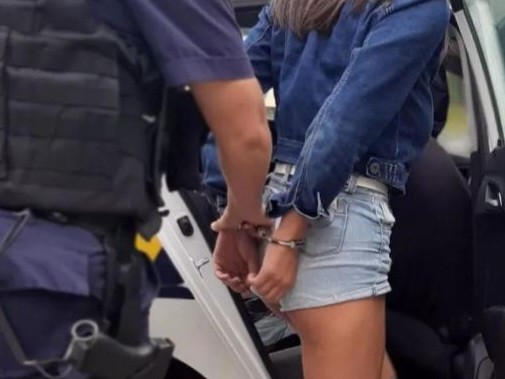 Mujer golpeó y mordi...