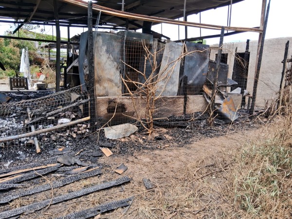 Bomberos investigan las causas del incendio que arrasó pizzería de Solanas