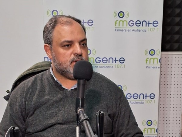 Charles Carrera dijo que el FA “no está en contra de los allanamientos nocturnos” y que “hay que ser duro con el delincuente”