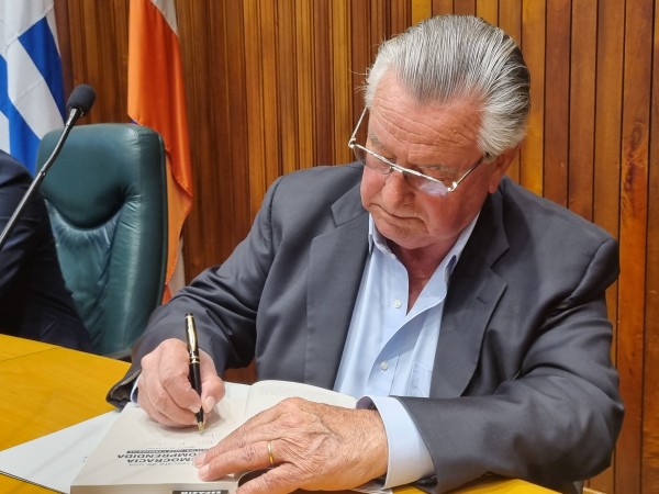 De Posadas advirtió que ejemplos como los de Milei en "pocos" casos han dado "buenos resultados"