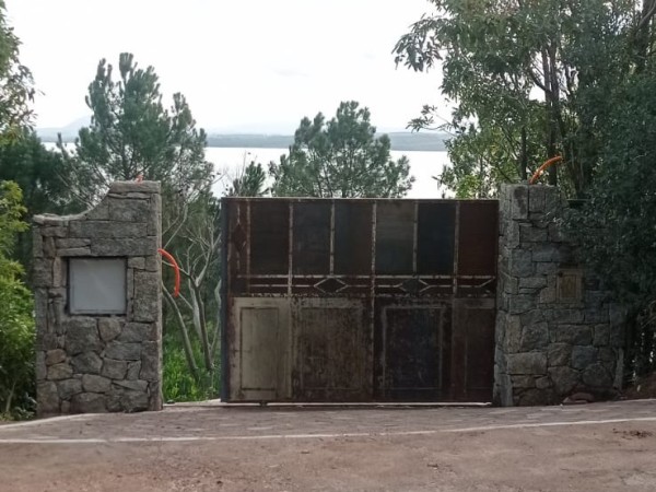 La casa que se está construyendo Natalia Oreiro en las Cumbres tiene una vista privilegiada de la Laguna del Sauce