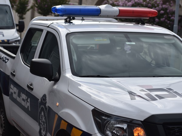 Un hombre fue atropellado mientras arreglaba su auto y el conductor intentó huir: fue detenido a pocas cuadras