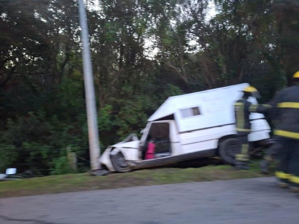 Camioneta despistó y una mujer resultó politraumatizada
