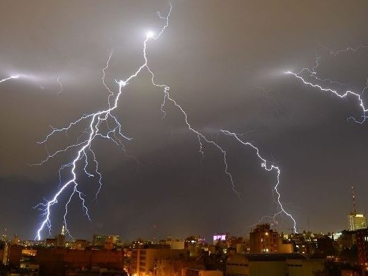Inumet alerta a la población por tormentas fuertes y puntualmente severas con precipitaciones copiosas