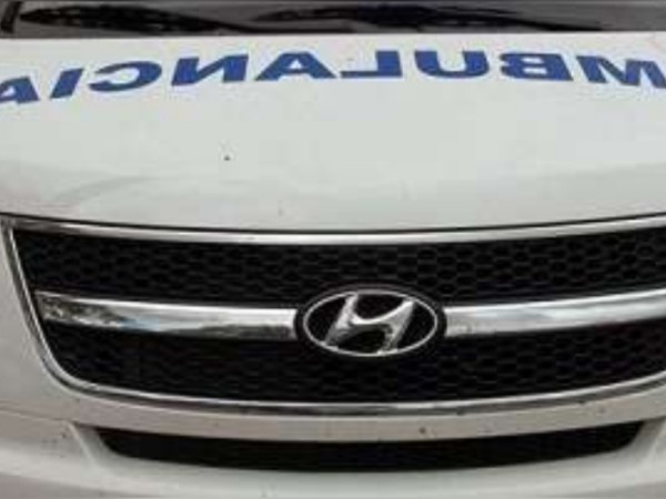 Conductor impactó contra una columna tras perder el dominio de su automóvil