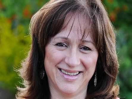 La realidad y los entretelones de la guerra en el medio oriente desde la mirada de una periodista uruguaya radicada en Israel