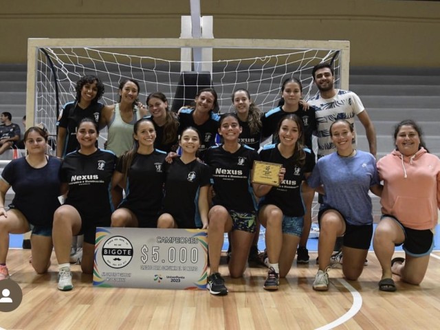 Plantel femenino de handball del Campus se consagró campeón en UniverPunta 2023