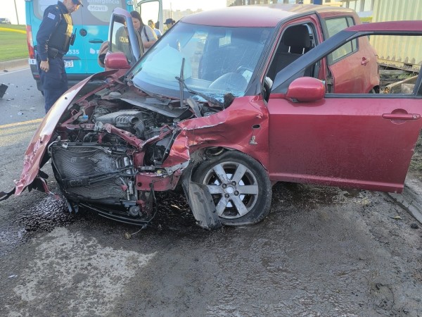 Una mujer debió ser trasladada a un nosocomio tras colisionar en Punta del Este