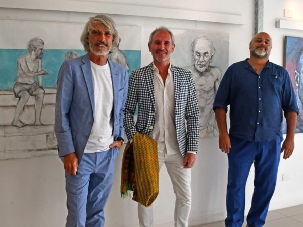 Inauguración de la muestra “Memorias de Arena”: tres artistas argentinos presentaron sus obras en homenaje a Punta del Este