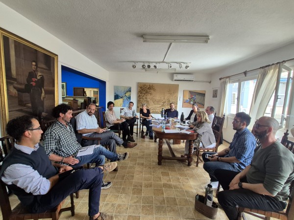 Crean Mesa Departame...