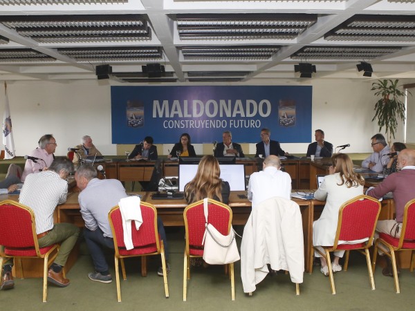 Avanza fideicomiso por 55 millones de dólares para saneamiento que permitirá mejor calidad de agua en Maldonado