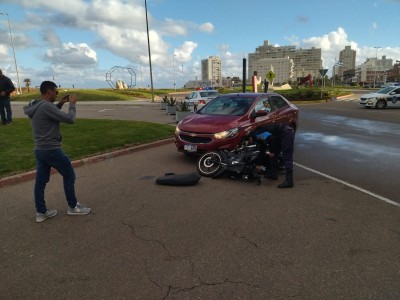 tránsito, accidente, auto, moto,