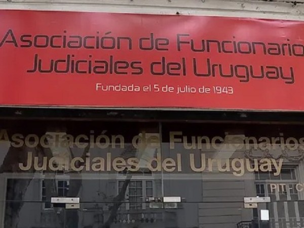 Mediadora judicial fue trancada y amenazada por un hombre