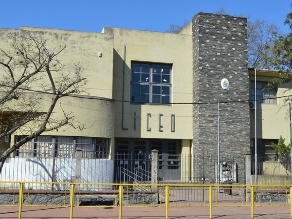 Consejero docente del Codicen visitó el Liceo Departamental: “La directora me planteó preocupación por la depresión que sufren algunos estudiantes”