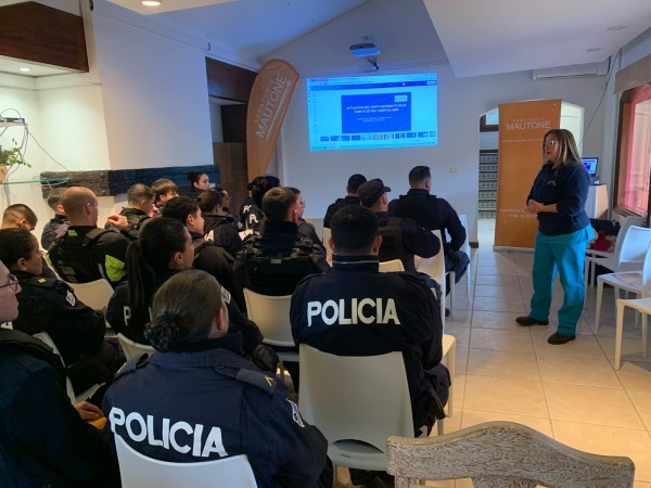 Policías de Maldonad...