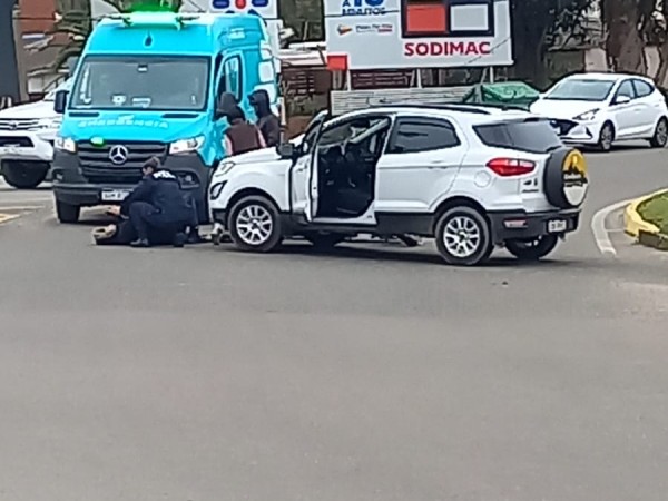 Una camioneta y una...