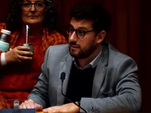 Edil del FA denunció...