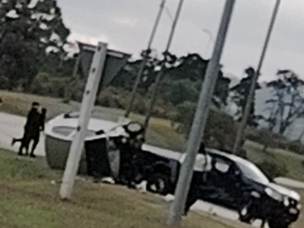 Un hombre y una mujer resultaron lesionados en choque registrado entre dos vehículos en accesos a San Carlos