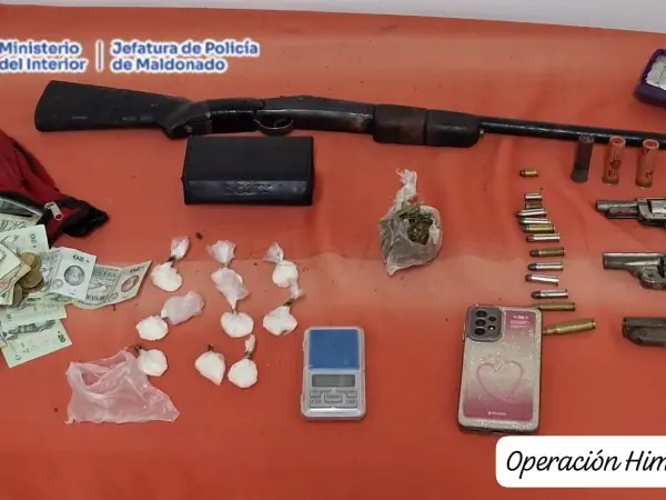 Policía realiza una...
