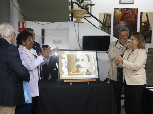 El Correo Uruguayo incluyó dentro de sus emisiones de sello al músico carolino Cayetano Silva