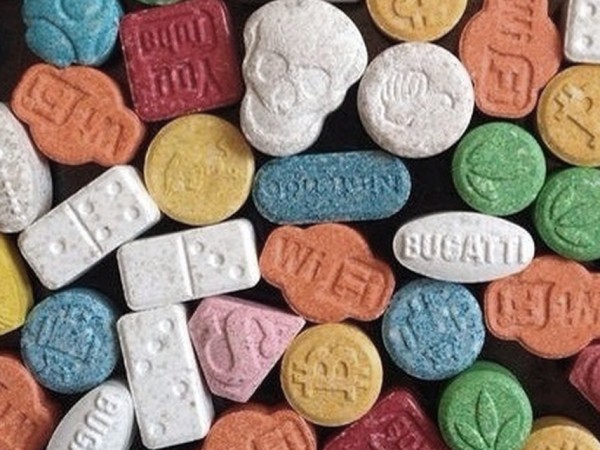 Prisión preventiva para ciudadano argentino que vendía pastillas de éxtasis en Punta del Este