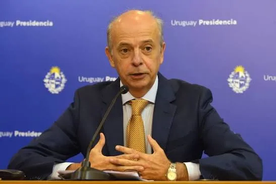 Javier García advirt...