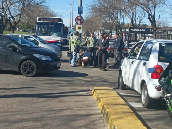 Siniestro de tránsito en Avenida Aiguá y Simón del Pino