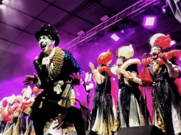 Vieja Diabla se cons...