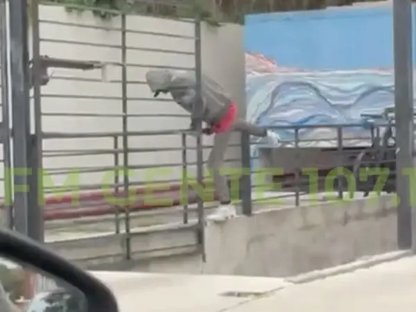 VIDEO| Vecino frustr...