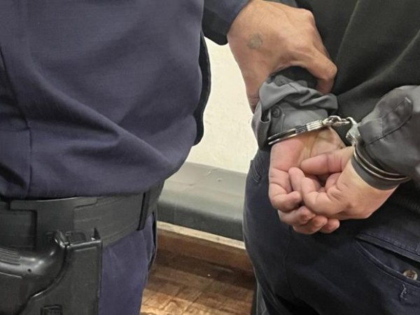 Incendió una habitac...