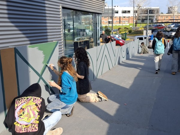 Estudiantes transformaron pasaje peatonal de Maldonado a través del arte urbano
