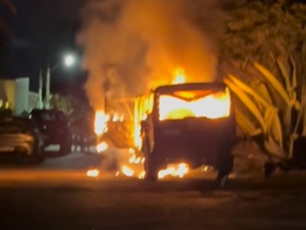 Incendio en vehículo en la Barra afectó camioneta de actriz argentina