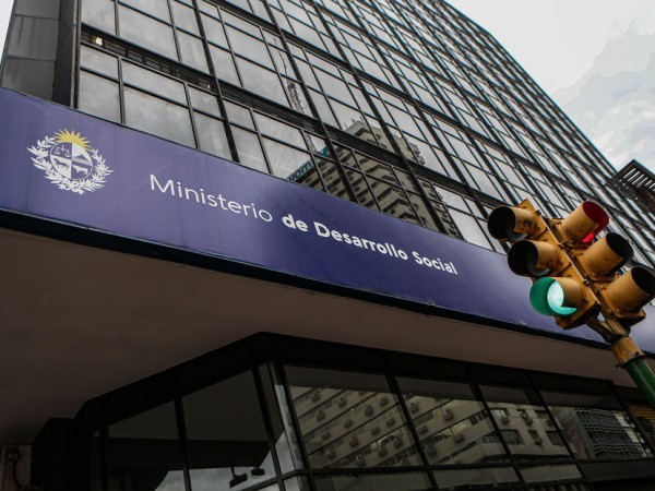 MIDES denuncia intentos de estafa en residenciales para adultos mayores