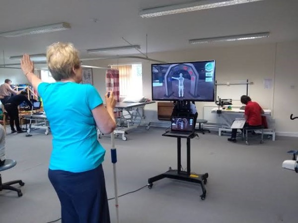 Cerema adquirió un equipo de última tecnología, basado en realidad virtual, para sus tratamientos de rehabilitación