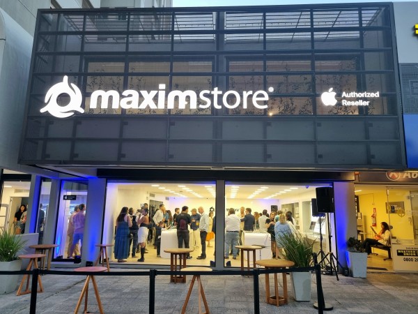 Inauguraron tienda Maximstore en Punta del Este