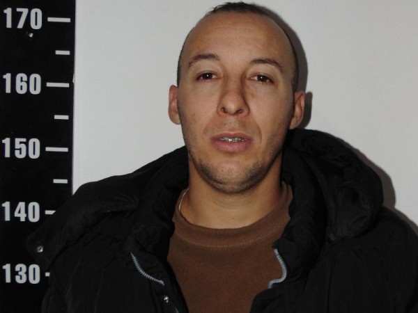 Detuvieron a un hombre por tenencia de drogas mientras realizaban allanamientos por homicidio