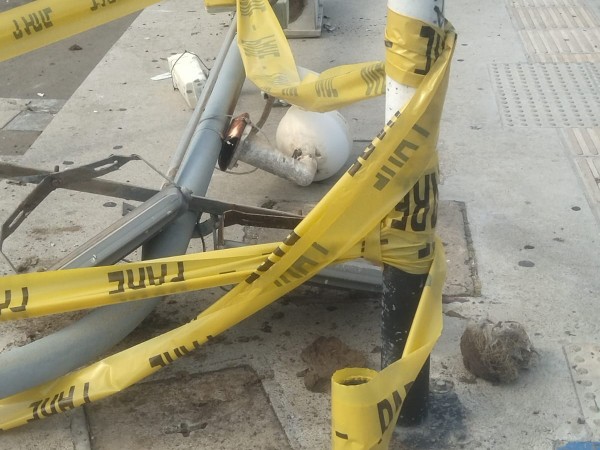 Columna cayó en plen...