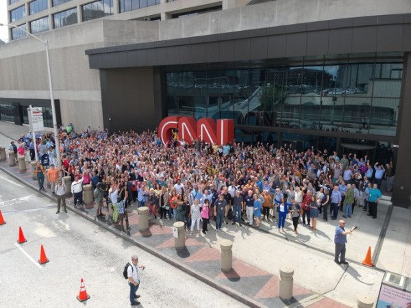 cnn, cierra su centro mundial,  atlanta, se muda,