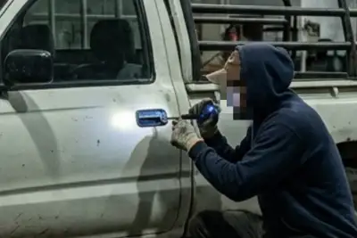 Robaron una camionet...