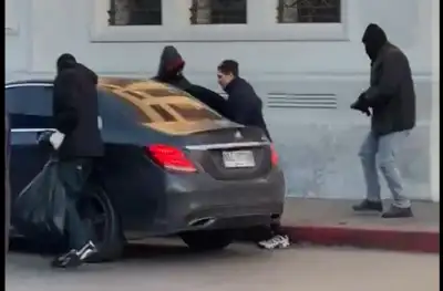 Rapiña al BROU de Pa...