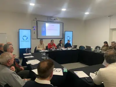 Cámara Empresarial a...